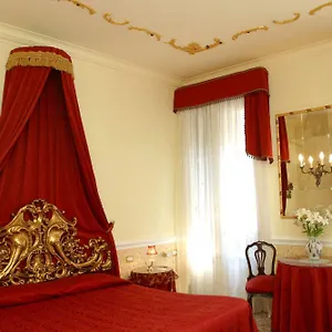 Casa Alla Fenice Bed and Breakfast